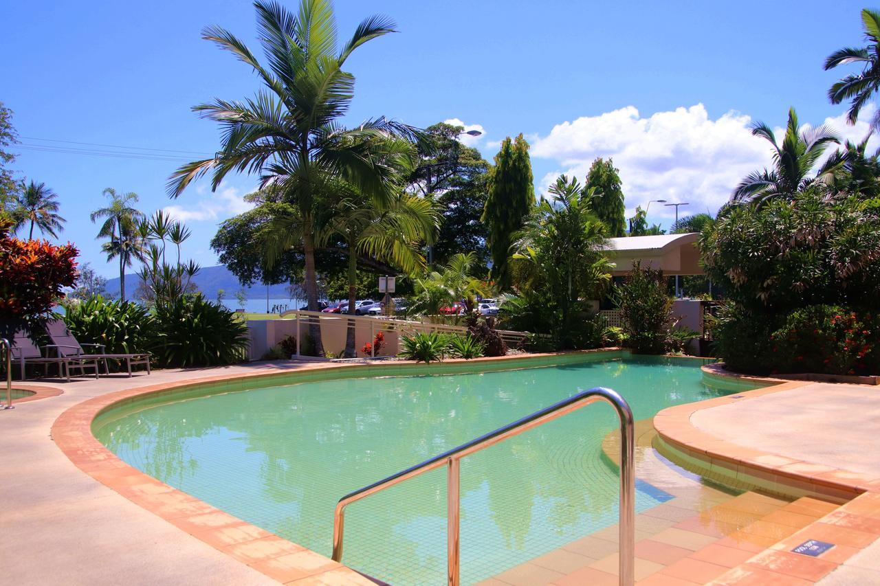 181 The Esplanade 4*